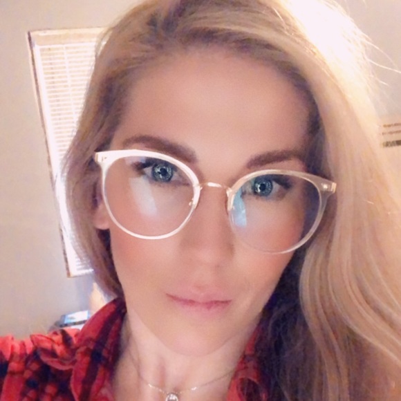 Meet your Posher, Randi - Picture 1 of 1